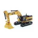 CATERPILLAR 374D EXCAVATOR WITH FIGURE Diecast farm vehicle