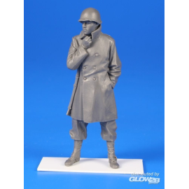 US WWII Soldier w / winter coat a.an M1rie rifle-Belgium 1944 Figures