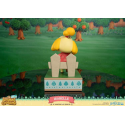 Animal Crossing New Horizon Isabelle Statue