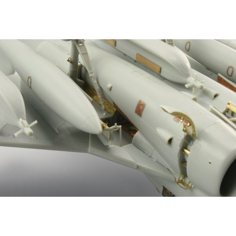 Grumman EA-6B Prowler undercarriage (designed to be used with model kits from Kinetic)