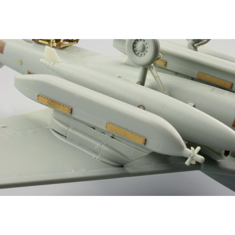 Grumman EA-6B Prowler undercarriage (designed to be used with model kits from Kinetic)