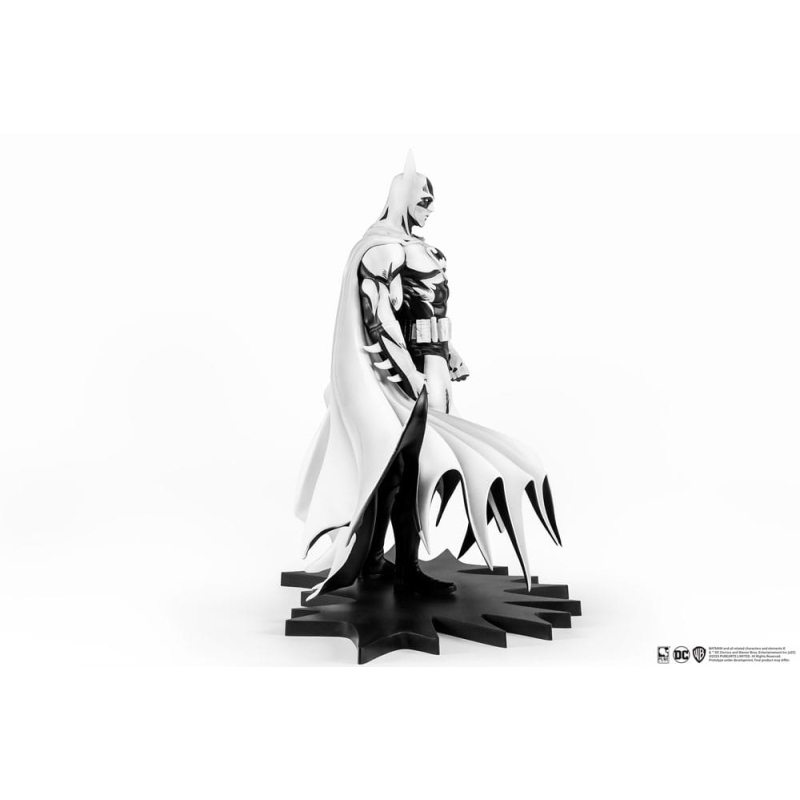 DC HEROES - Batman "White & Black Version" - 1/8 Statuette 27cm