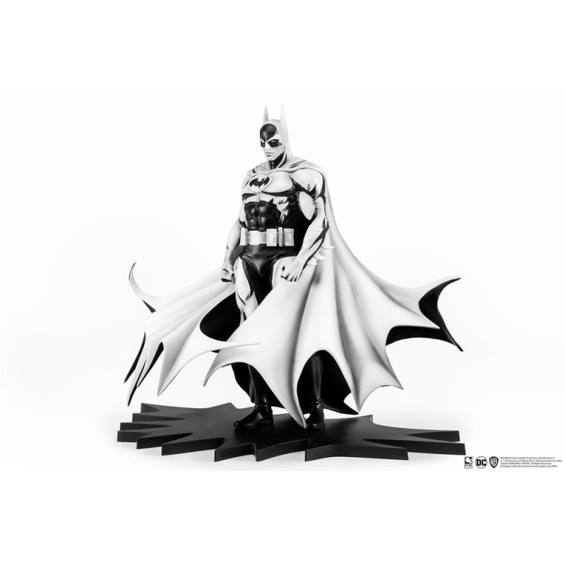 DC HEROES - Batman "White & Black Version" - 1/8 Statuette 27cm