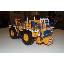 BELAZ 74131 Tow truck Die cast 