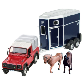 LAND ROVER Defender with horses