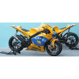 YAMAHA YZR M1 2006 ROSSI CAMEL RESIN PARTS & DECAL 