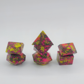 Semi Precious Stone Dice - Set of 7 dice with metal box - Synthetic - Red and turquoise yellow 