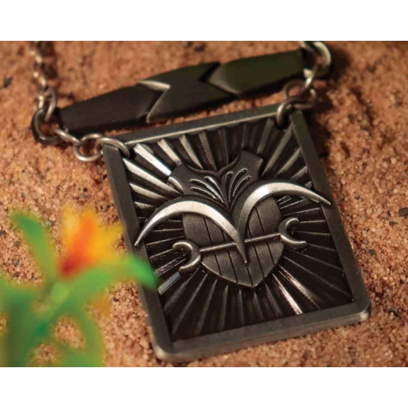 One Piece - Garp's Cloak Fastening Necklace Limited Edition FaNaTtik