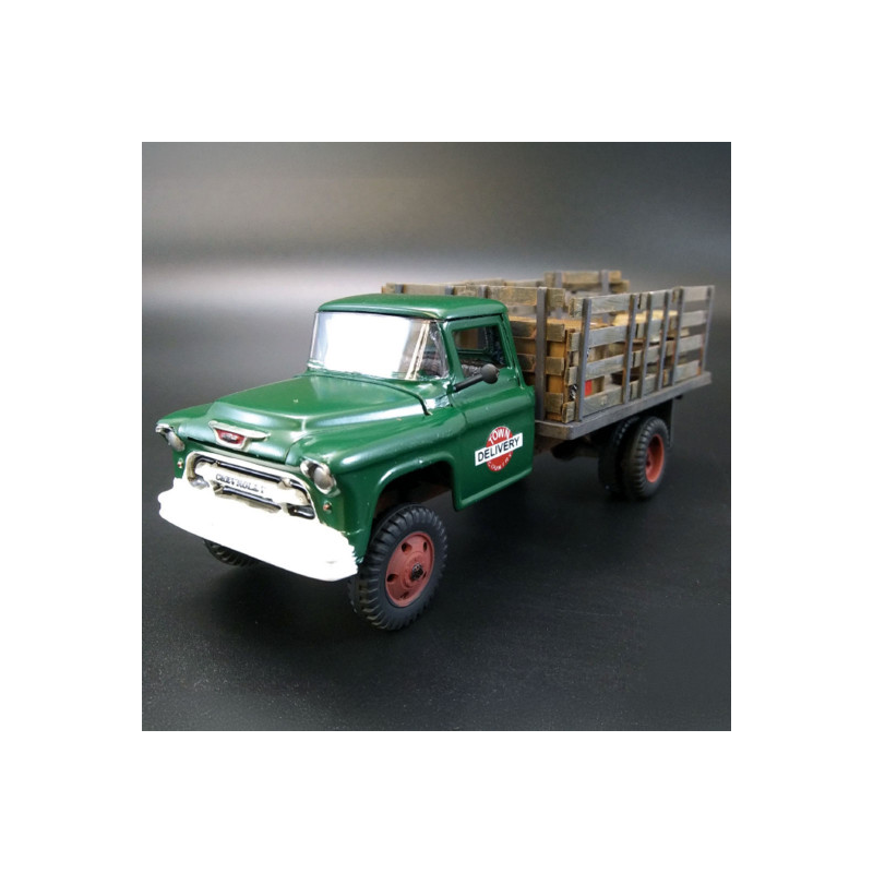 96ATLH1401 1955 Chevrolet 2 ton truck plastic model 1:48