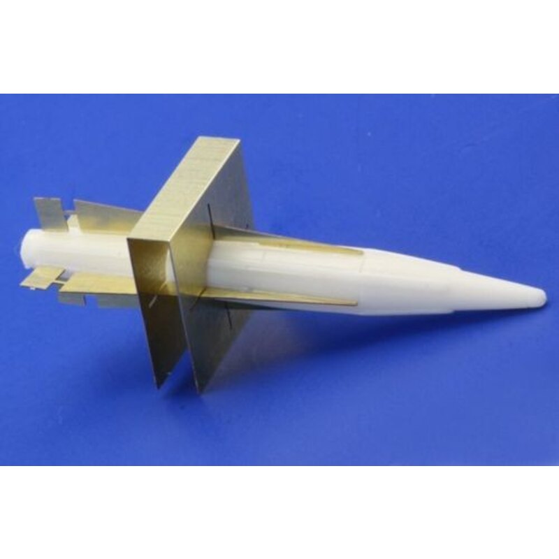 2 x RB27 AIM-26B Falcon including fin alignment tool 