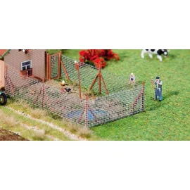 Wire mesh fence with wood poles, 340 mm