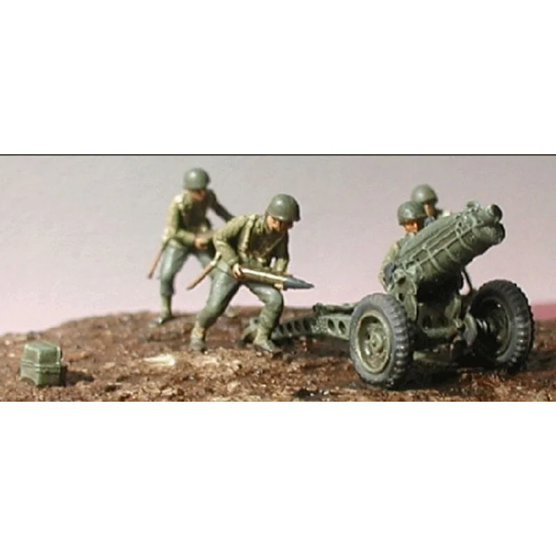 American 75mm WWII Mountain Gun. 3 guns and 4 grew figures for each gun