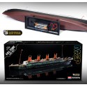 R.M.S. Titanic + LED setUpper deck and cabin lighting effectMCP (Multi Coloured Parts)LED unit.Display stand with battery holder