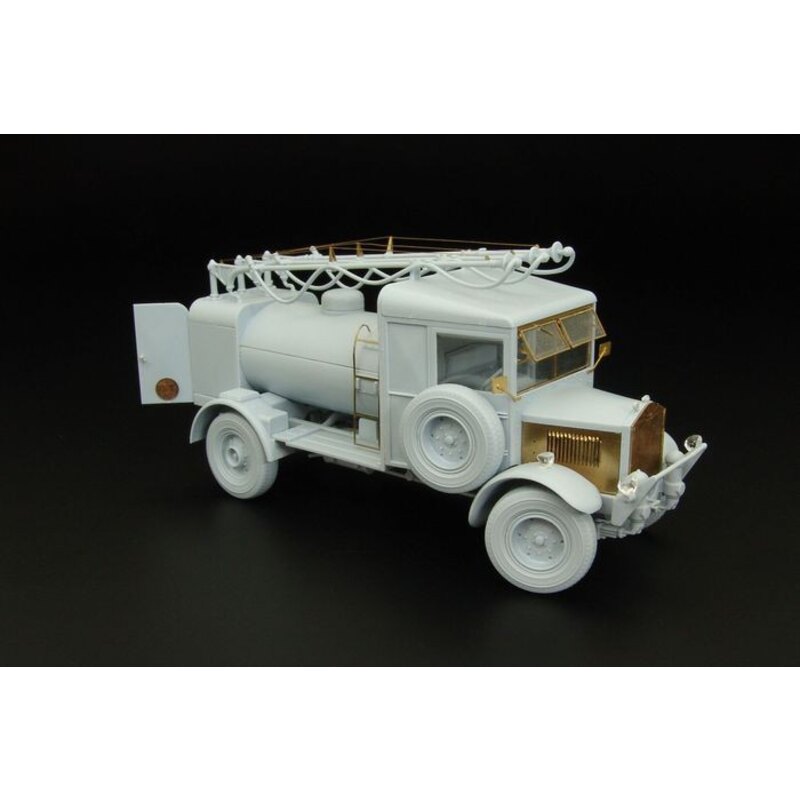 Albion AM463 3-Point Refueller (designed to be used with Airfix kits)