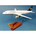 Airbus A-319 model kit